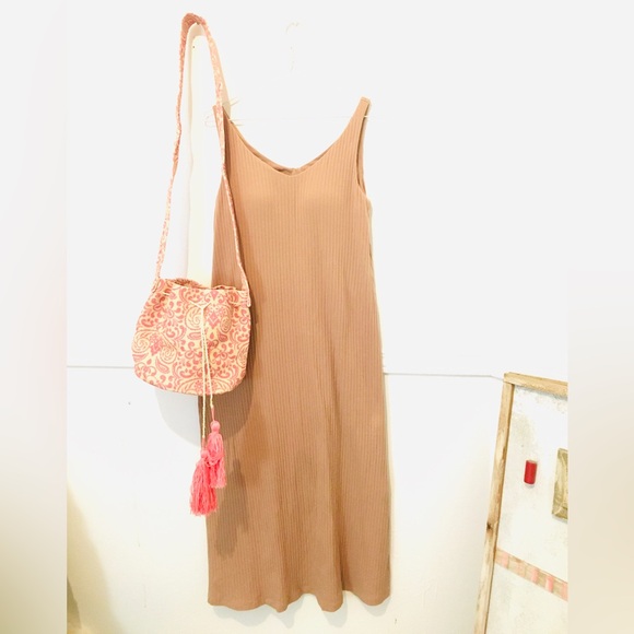Uniqlo Dresses & Skirts - Uniqlo tank dress with built in bra